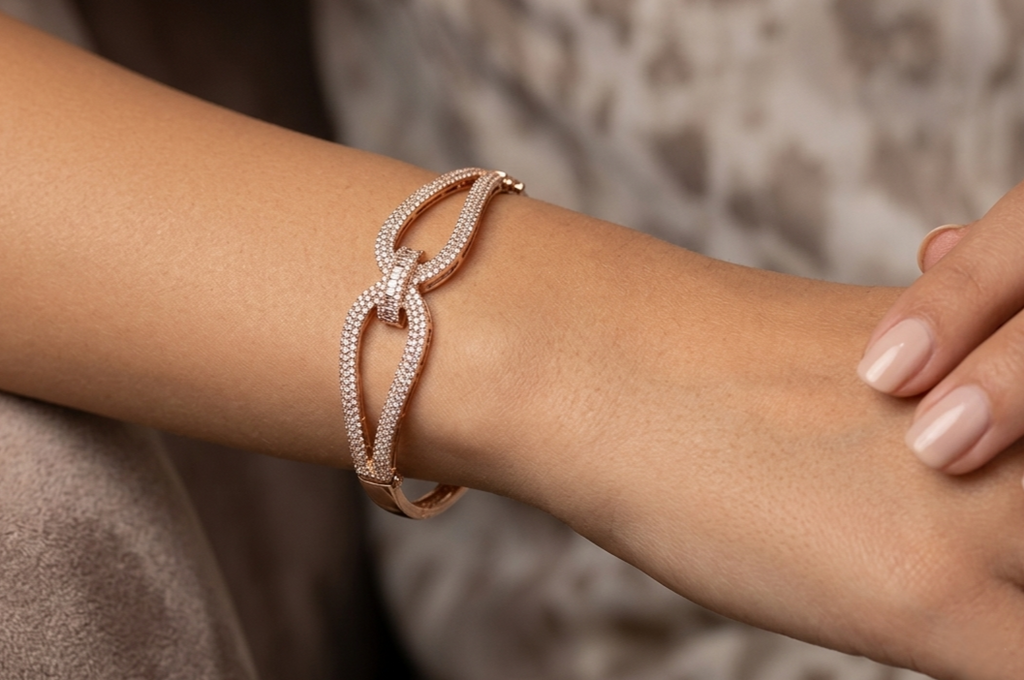 BOW DIAMOND BRACELET