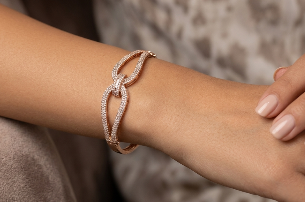 BOW DIAMOND BRACELET