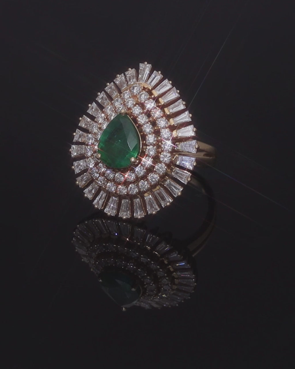 Emerald Solaris Cocktail Ring