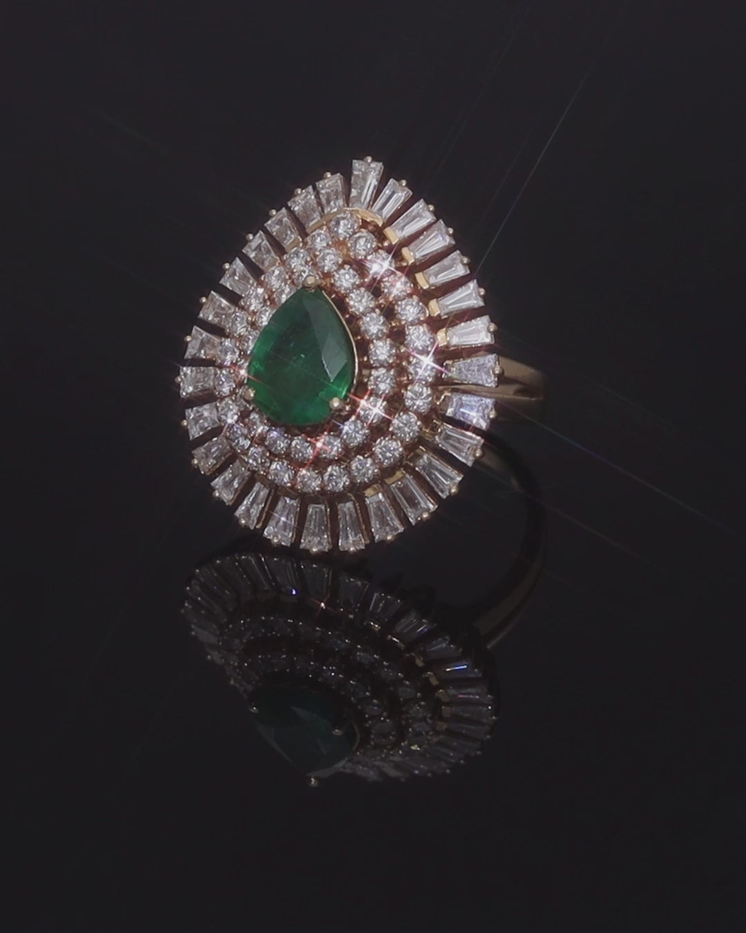 Emerald Solaris Cocktail Ring